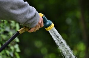 加齢臭を防ぐための朝のシャワーの効果とは？
