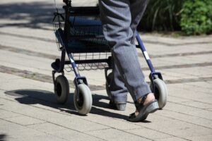 体臭や加齢臭の悩みを解消するサプリの効果的な対策は？